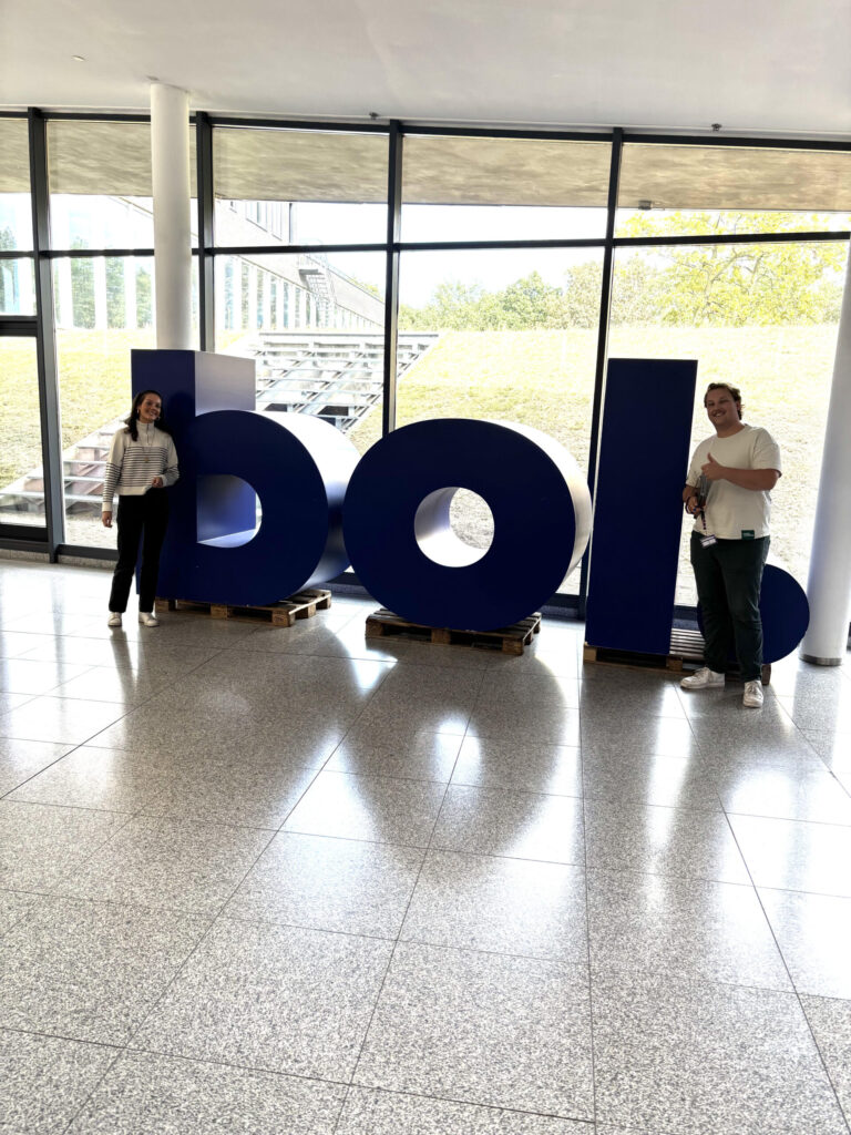 Foto van Bezoek bol.com met Babet en buddy Rinze